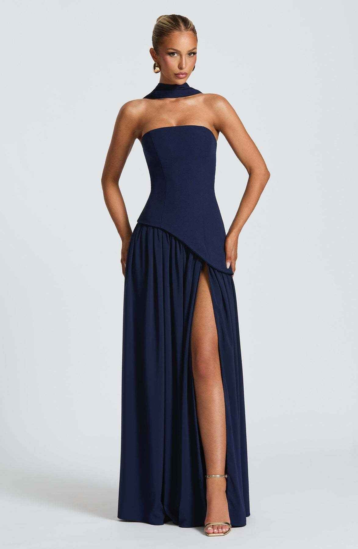 Maxi Dress : Robe Longue Tessa Femme - Coupe Fluide Dos Plongeant Bretelles Fines dans de Marche Lino