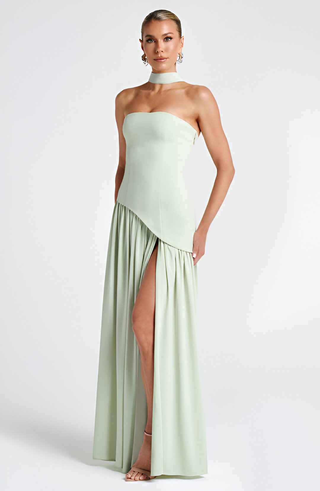 Maxi Dress : Robe Longue Tessa Femme - Coupe Fluide Dos Plongeant Bretelles Fines dans de Marche Lino