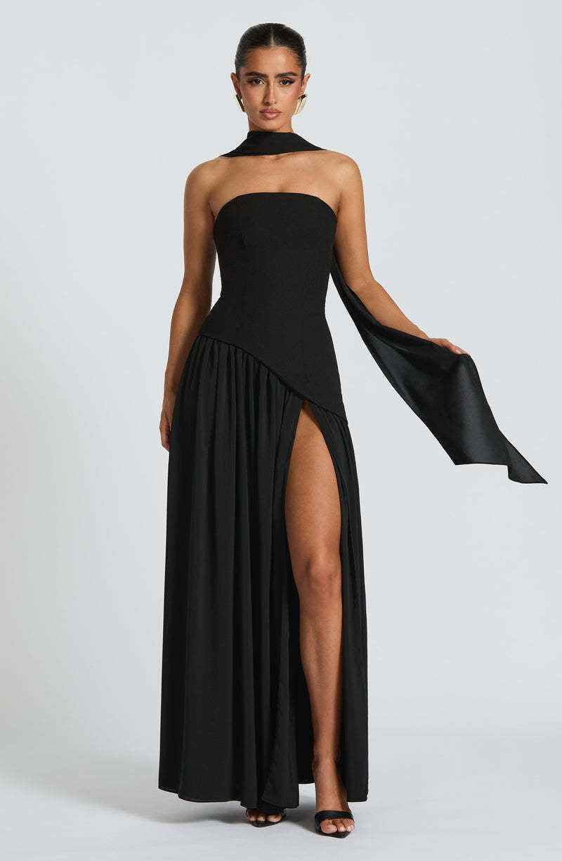 Maxi Dress : Robe Longue Tessa Femme - Coupe Fluide Dos Plongeant Bretelles Fines dans de Marche Lino