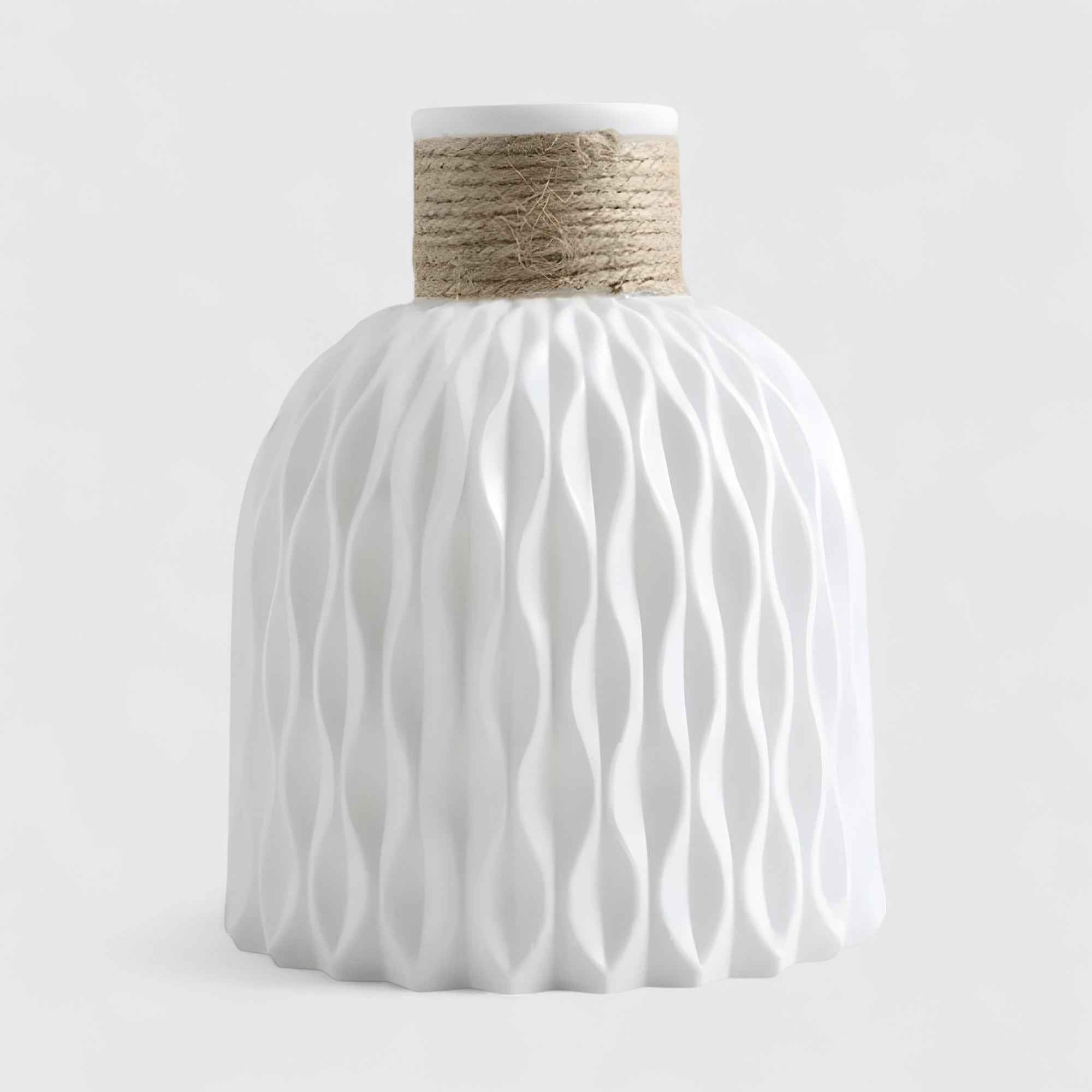 Vases : Vase Décoratif en Plastique Tressé Accessoires De Jardin dans Blanc de Marche Lino