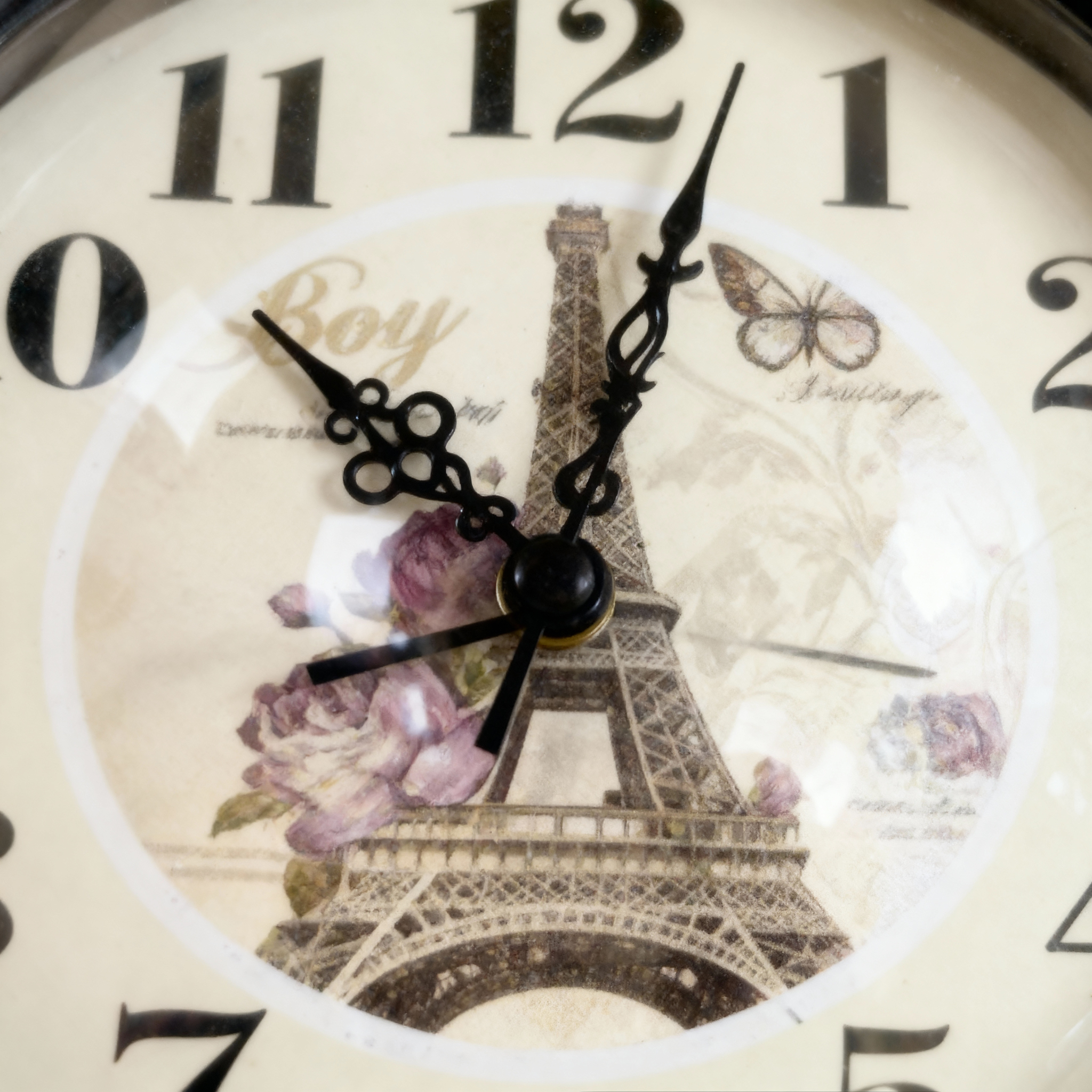 Horloges de bureau : Horloge de Table Style Vintage Tour Eiffel Métal Noir et Bronze dans de Marche Lino