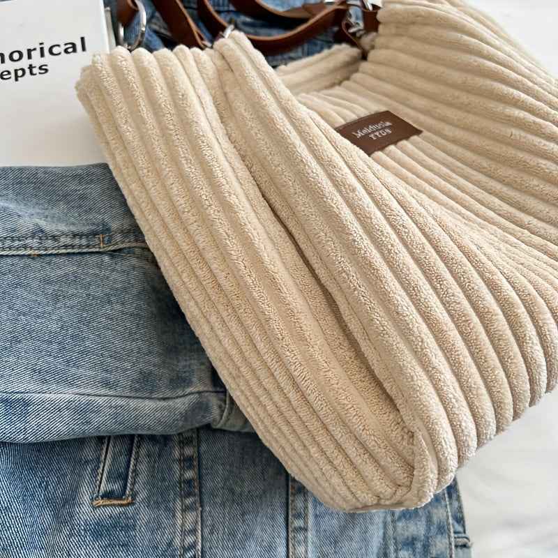 Handbag : S.F.Y. Sac à bandoulière en velours côtelé avec chaîne Femme dans de Marche Lino