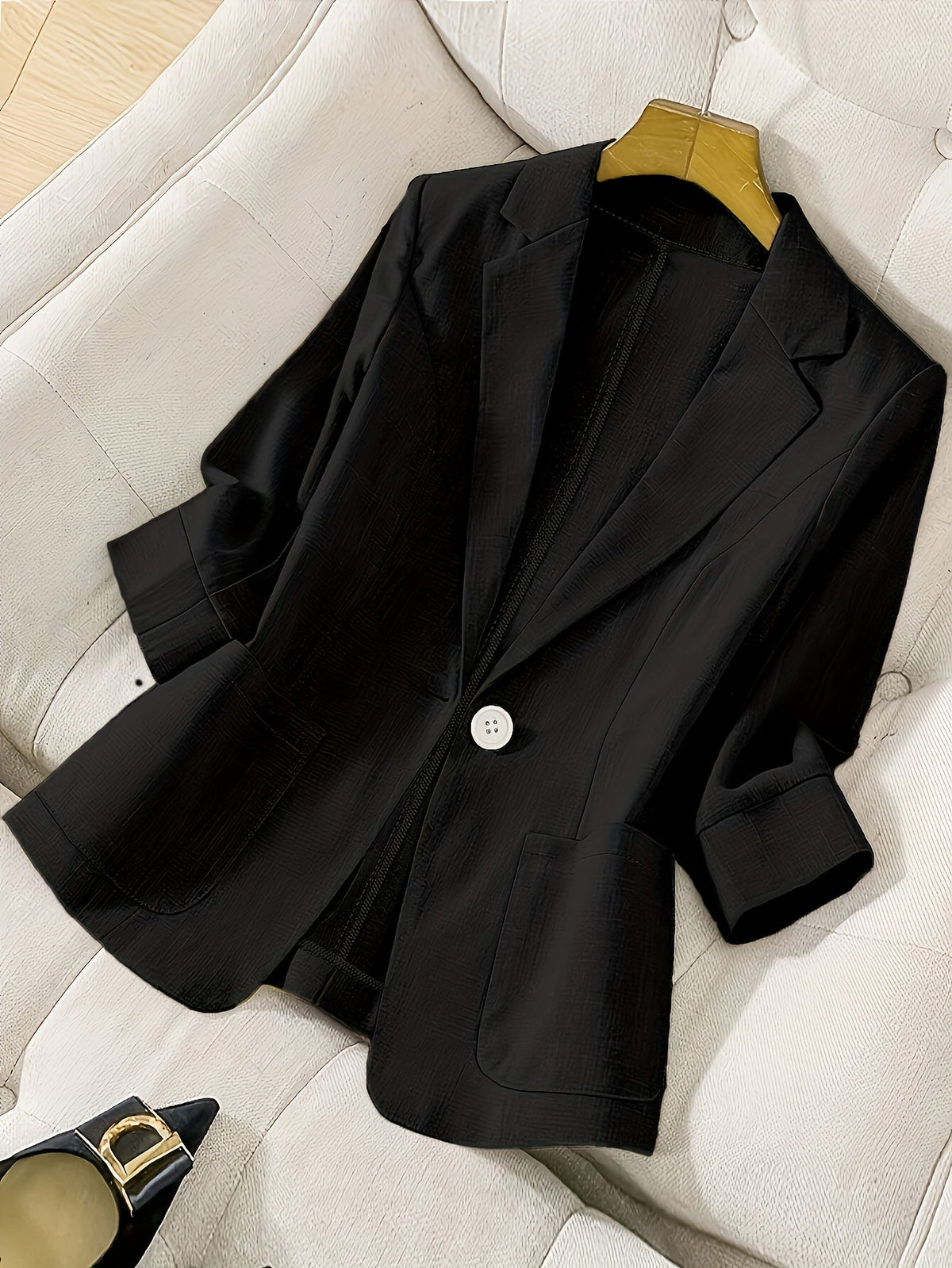 Jackets : Blazer Léger Femme à Boutonnage Simple dans Noir de Roselva