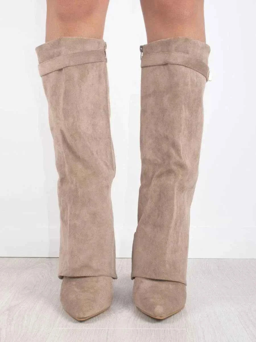 Bottes femme en suède avec détails métalliques