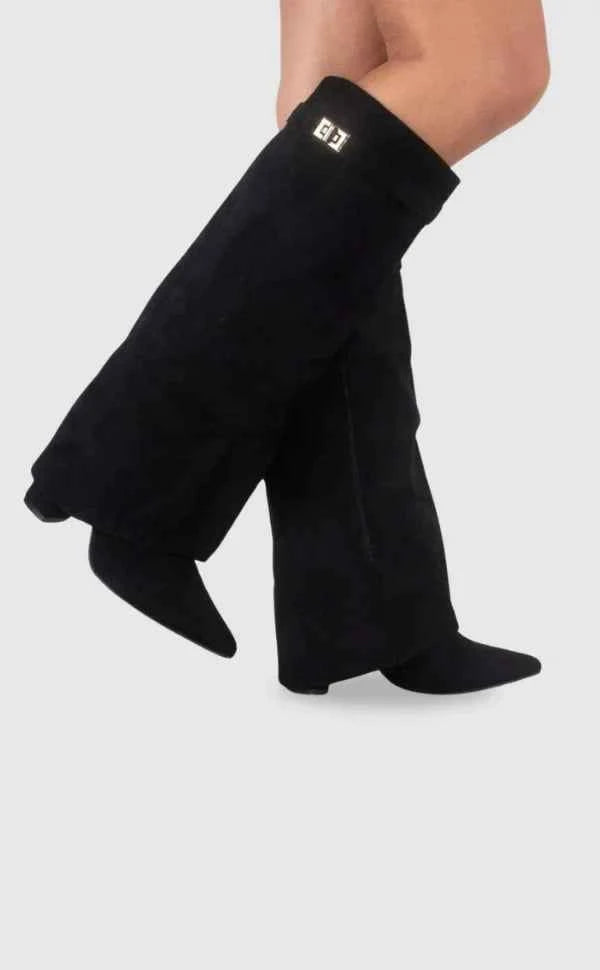 Bottes femme en suède avec détails métalliques