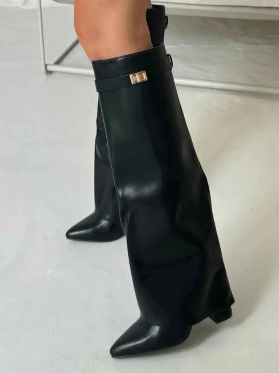 Bottes femme en suède avec détails métalliques
