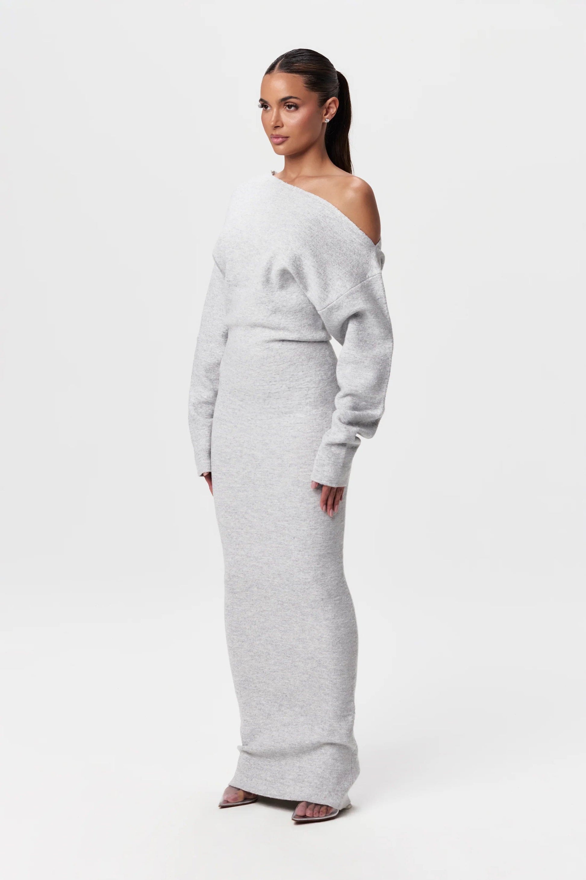 Maxi Dress : Robe longue maille femme - Asymétrique, manches longues dans Gris de Marche Lino