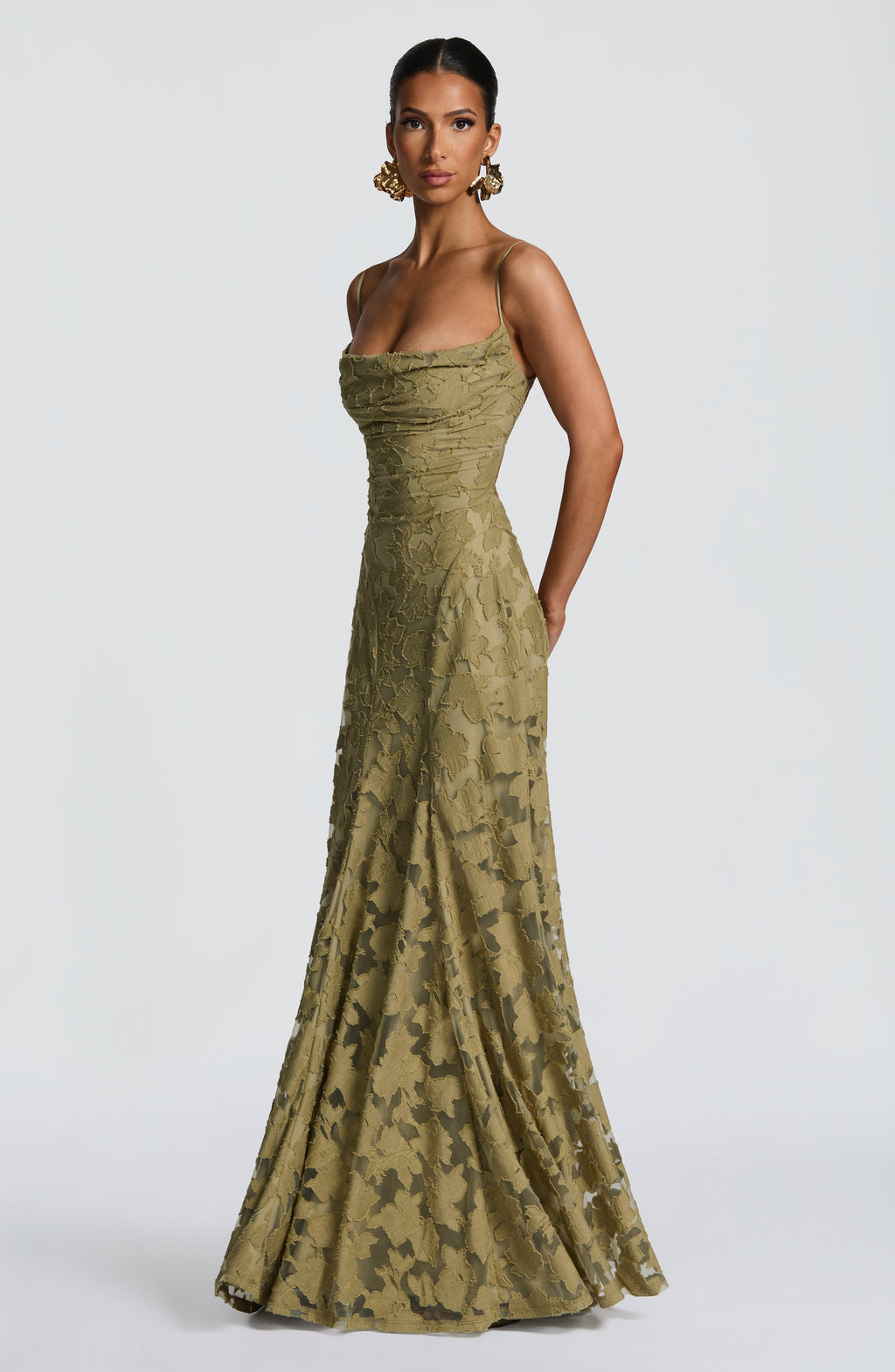 Maxi Dress : Robe longue femme avec décolleté cascade, bretelles spaghetti, motif floral et laçage au dos dans de Marche Lino