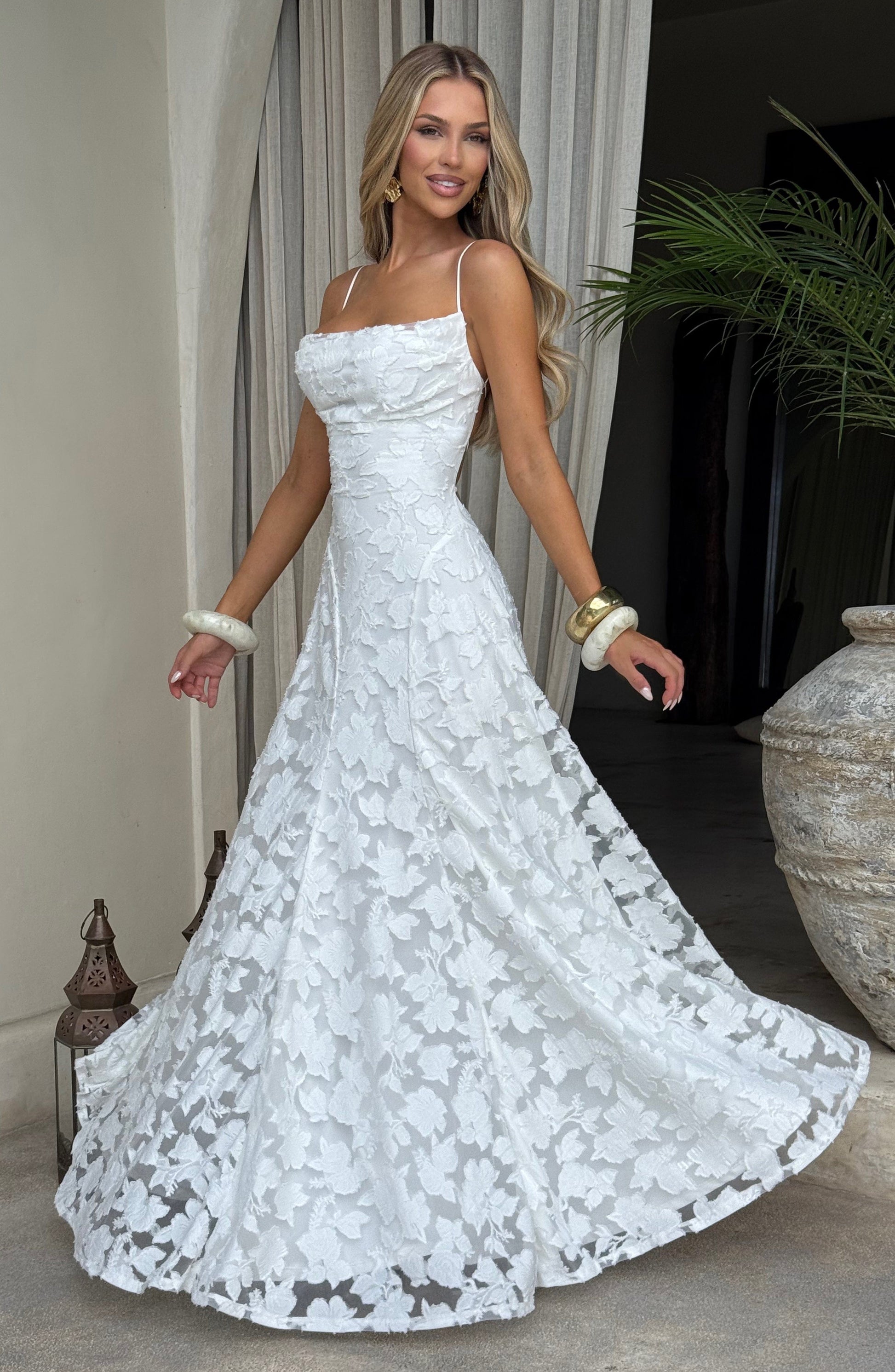 Maxi Dress : Robe longue fleurie - Bretelles fines, dos lacé femme dans de Marche Lino