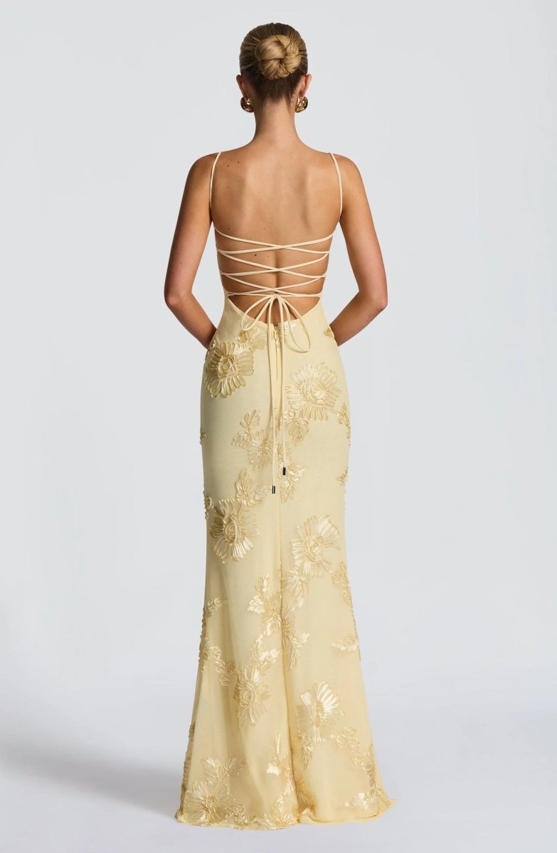 Maxi Dress : Robe longue femme florale - Dos nu lacé, bretelles fines, décolleté cœur dans de Marche Lino