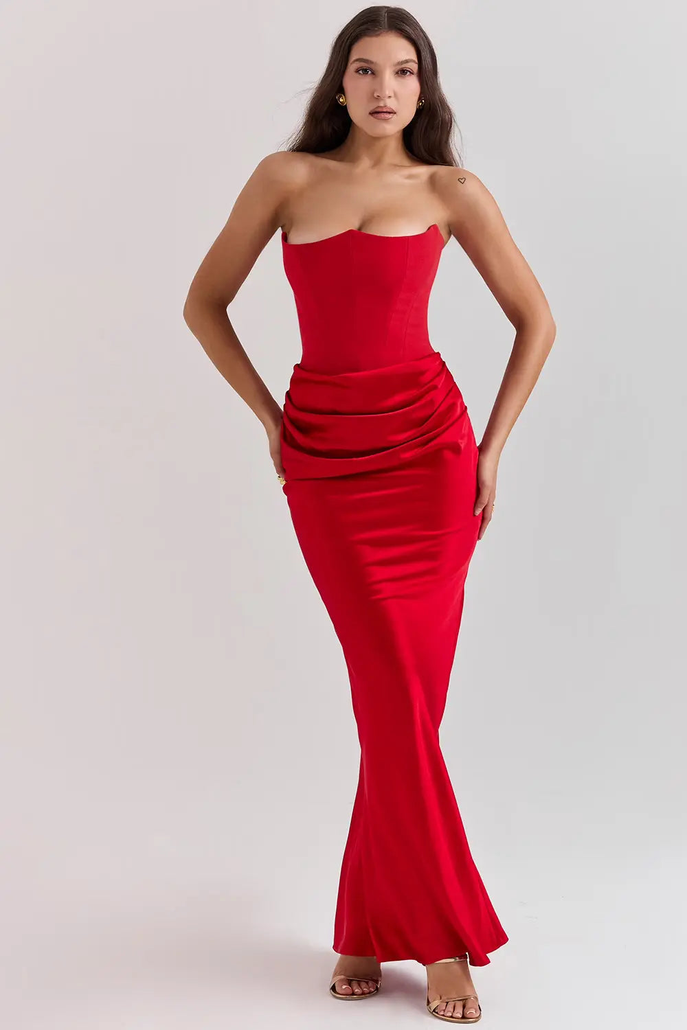 Maxi Dress : Maxi-robe bustier femme - Taille froncée, style chic dans Rouge de Marche Lino