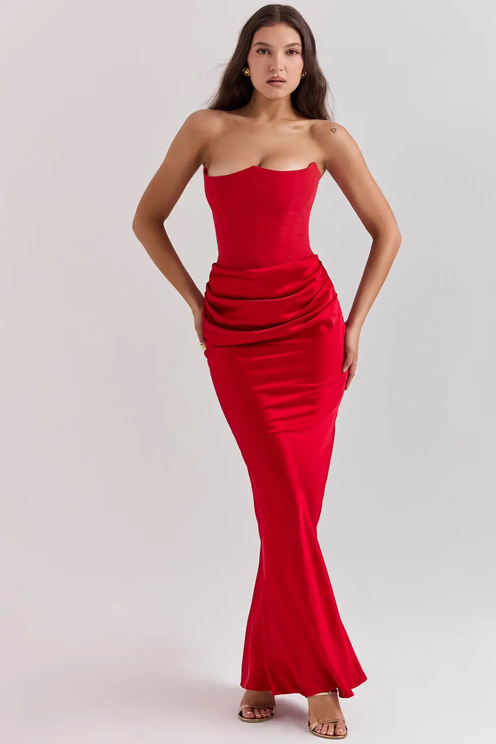 Maxi Dress : Maxi-robe bustier femme - Taille froncée, style chic dans Rouge de Marche Lino