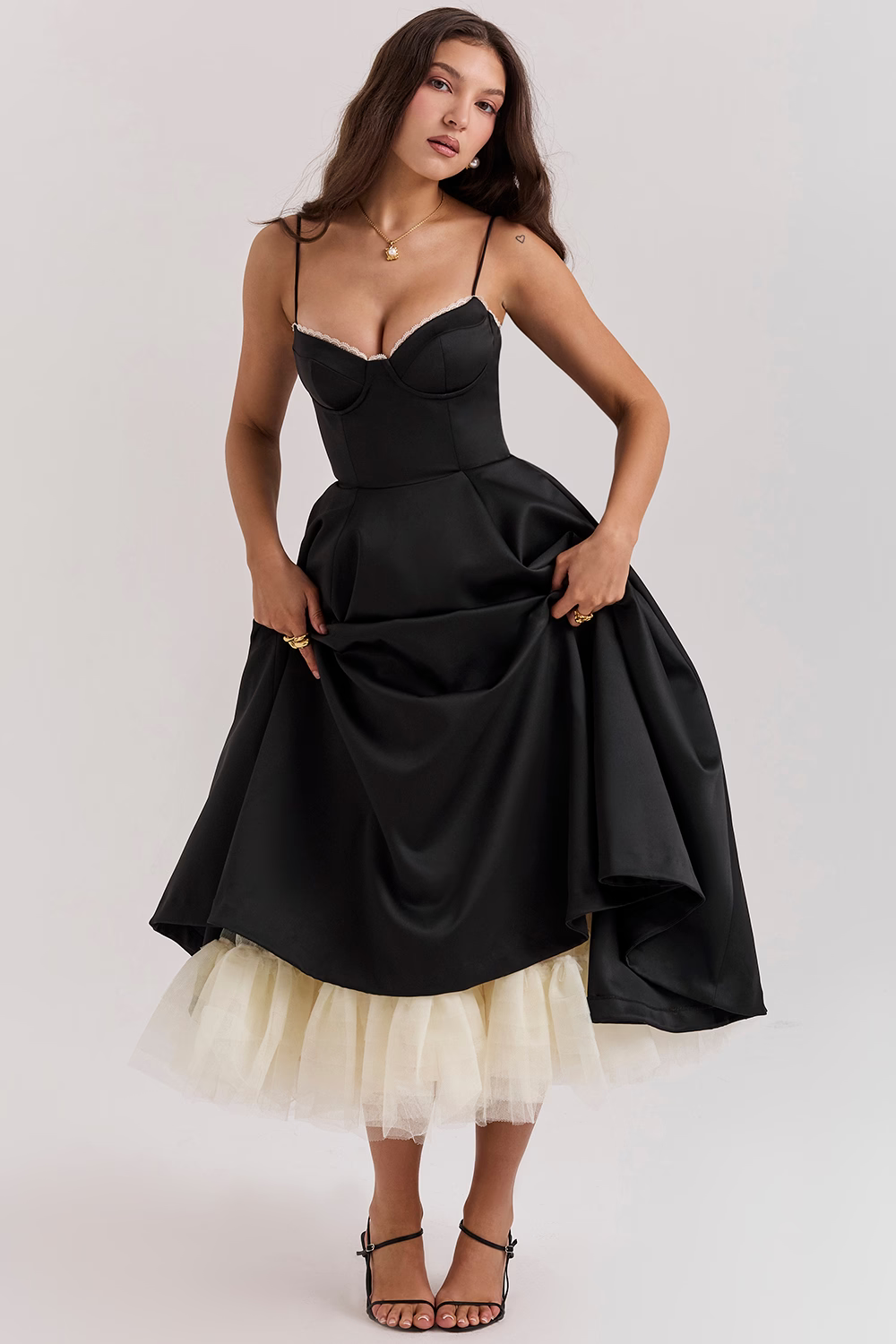 Midi Dress : Robe Midi Bustier Femme - Dentelle Délicate, Jupe Évasée Fluide dans Noir de Marche Lino