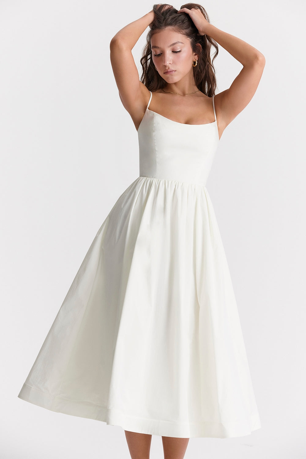 Midi Dress : Robe Midi Femme Élégante - Encolure Droite, Bretelles Spaghetti Fines dans Blanc de Marche Lino