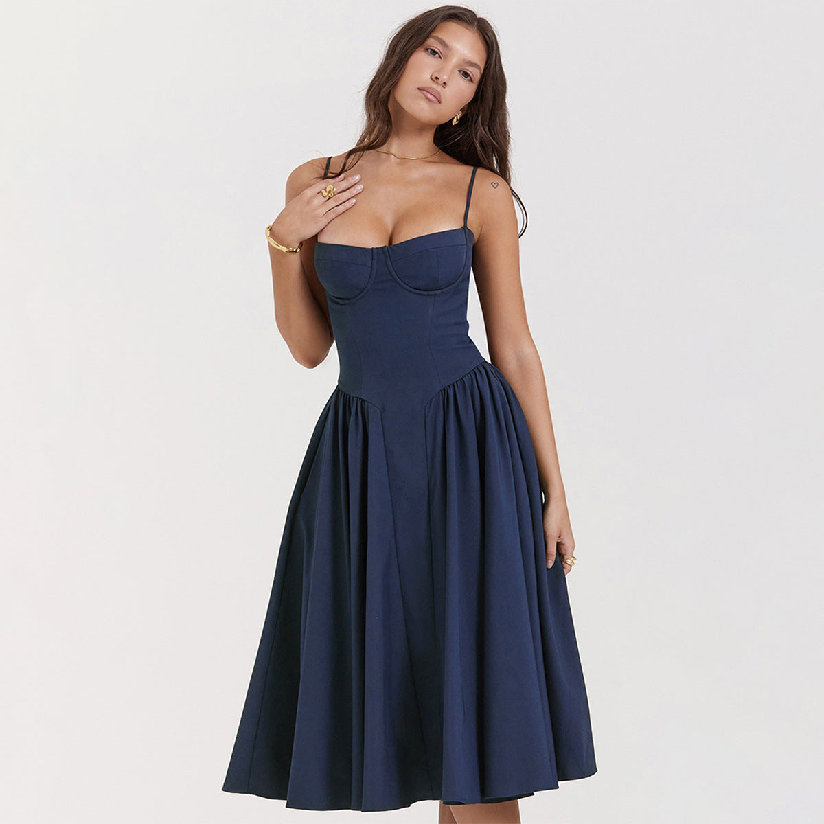 Midi Dress : Robe midi femme - Corset, décolleté en cœur, fines bretelles et poches dans Bleu de Marche Lino