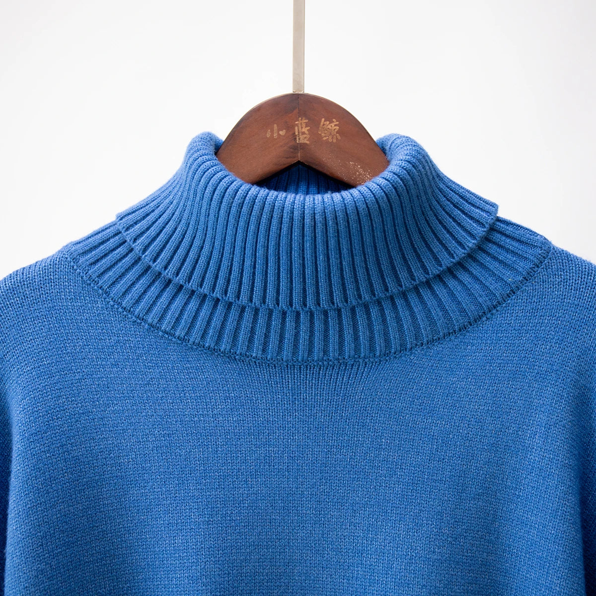Women's Pullover : Pull à col roulé montant pour femme avec poignets élastiques dans de Marche Lino