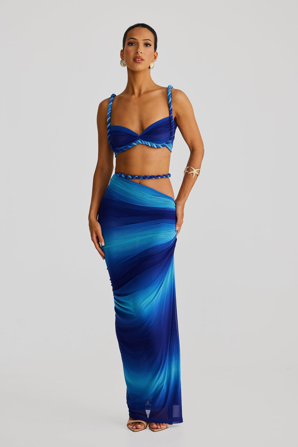 Set Women : Ensemble femme avec haut bustier et jupe longue à bretelles tressées et fronces latérales dans de Marche Lino