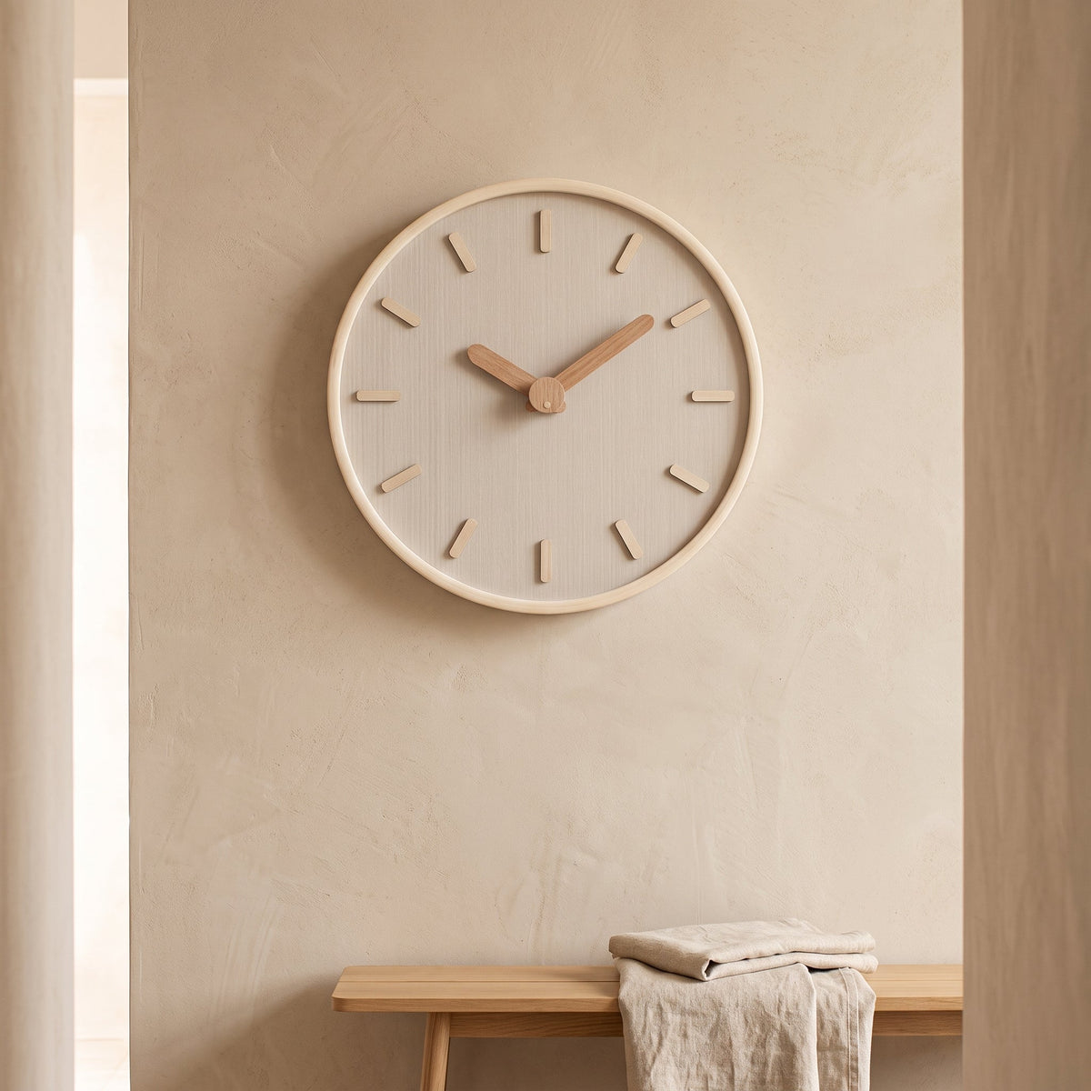 Wall Clocks : DashClock Horloge Murale en Bois Silencieuse dans de Roselva