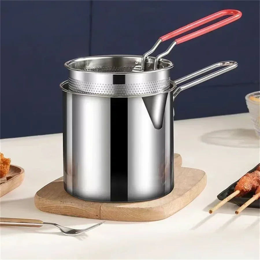 Home & Garden > Kitchen & Dining : Mini-friteuse compacte 1200ML inox avec panier filtrant dans de Belro