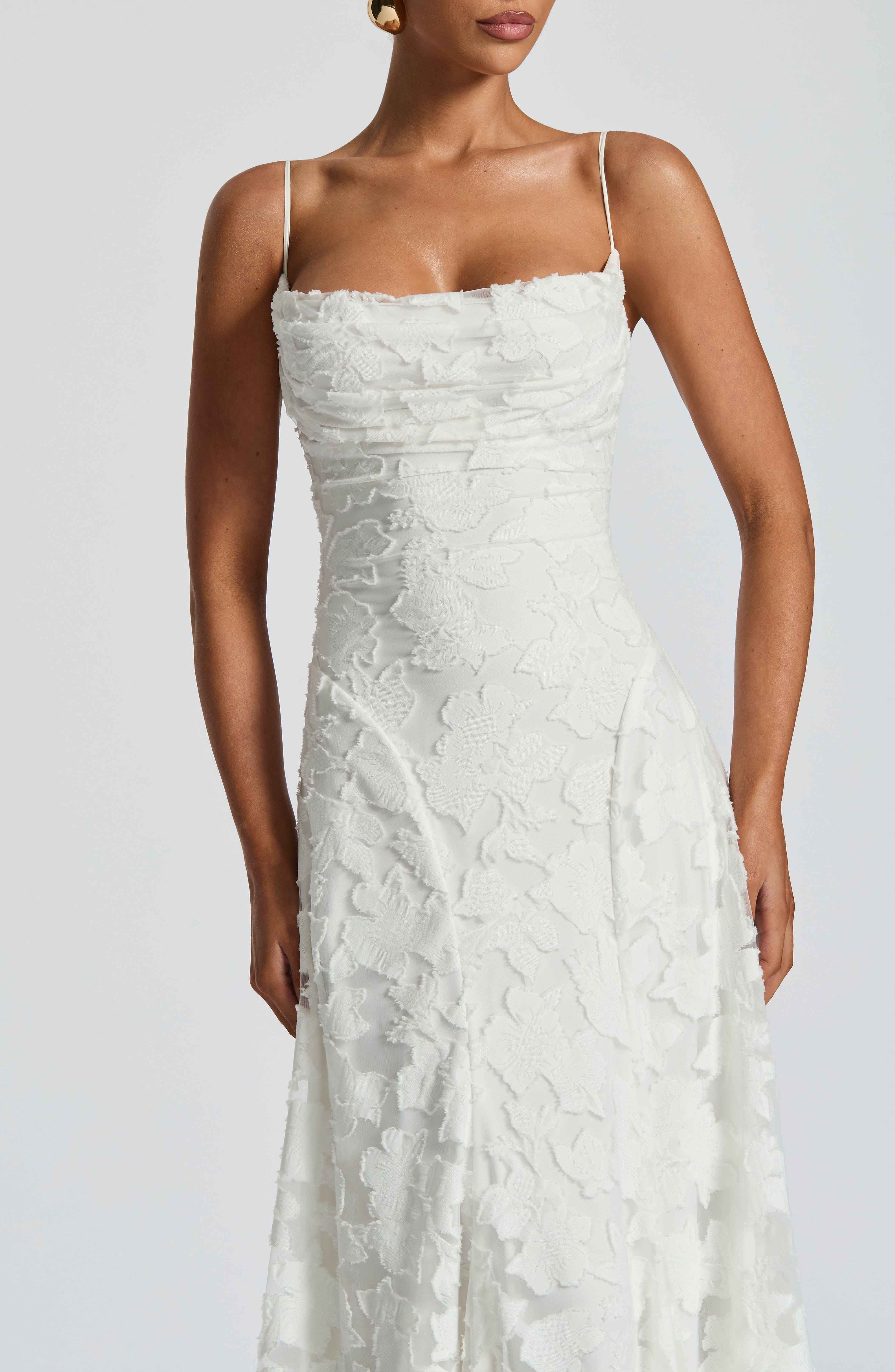 Maxi Dress : Aveline | Robe Longue Corset en Dentelle Élégante - Robe de Soirée Glamour dans de Marche Lino