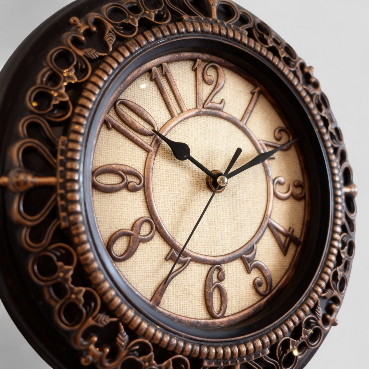 Horloges murales : Horloge Murale Style Vintage avec Surface Miroir Acrylique dans de Marche Lino