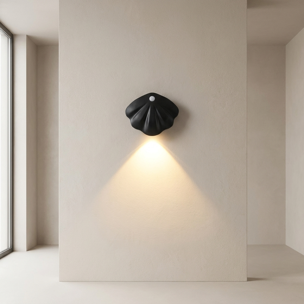 Home Decor : Lampe à Détecteur de Mouvement – Design Coquillage, USB Rechargeable dans Blanc de Marche Lino