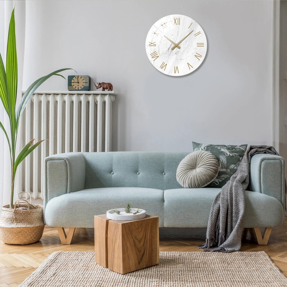 Wall Clocks : Horloge Murale Effet Marbre – Chiffres Romains Dorés et Élégance Classique dans de Marche Lino