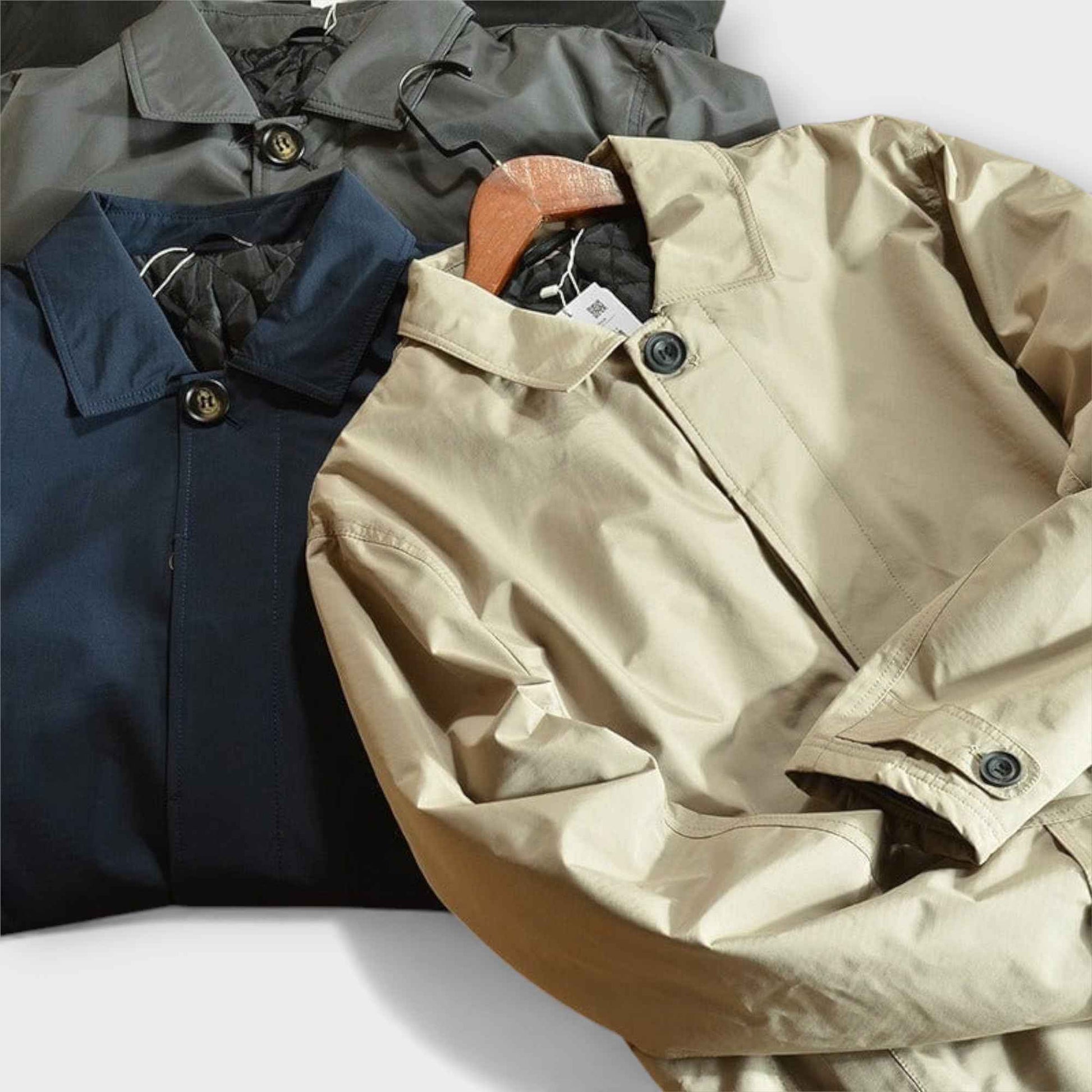 Manteau Urbain Sophistiqué pour un Style Moderne