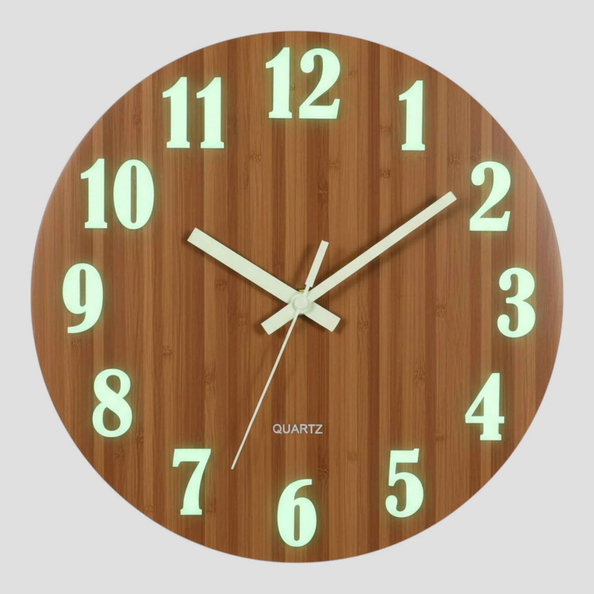 Horloges murales : Montre Murale en Bois - Chiffres Phosphorescents, 30 Cm dans Brun de Marche Lino