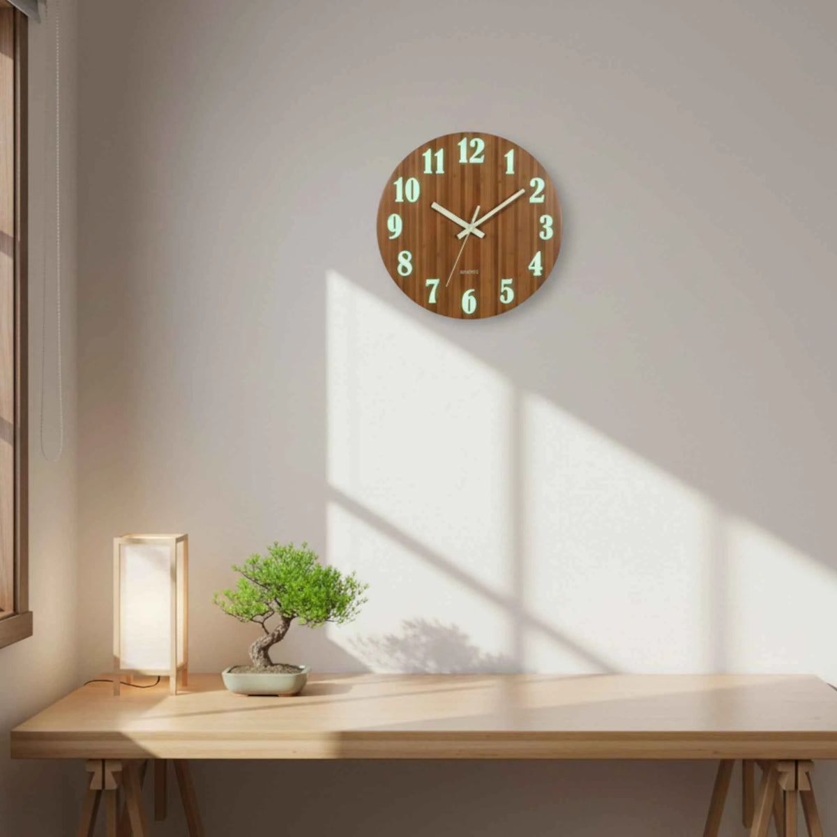 Horloges murales : Montre Murale en Bois - Chiffres Phosphorescents, 30 Cm dans de Marche Lino