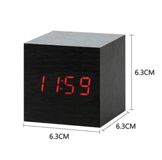 Wall Clocks : LumiClock Réveil LED Numérique dans de Roselva
