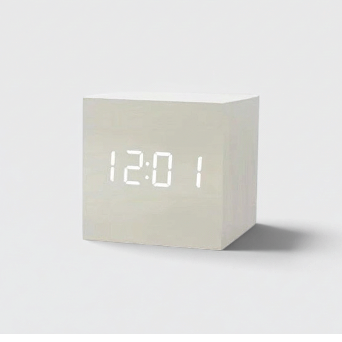 Wall Clocks : LumiClock Réveil LED Numérique dans de Roselva