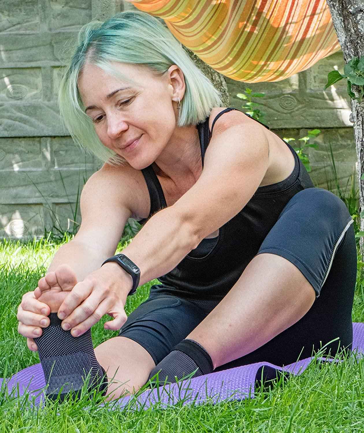 Compression Socks : Revita Chaussettes Pro – Dites adieu aux douleurs aux pieds, bonjour aux pieds heureux – Noir dans de Marche Lino