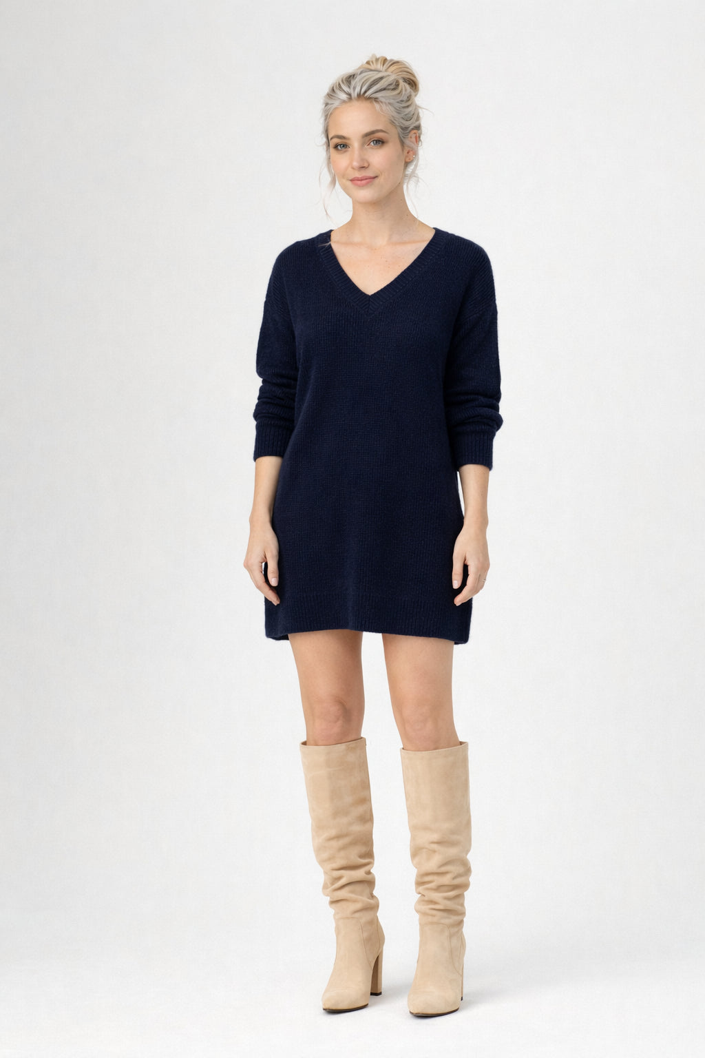 bottes-noires-elegantes-en-daim-pour-femmes