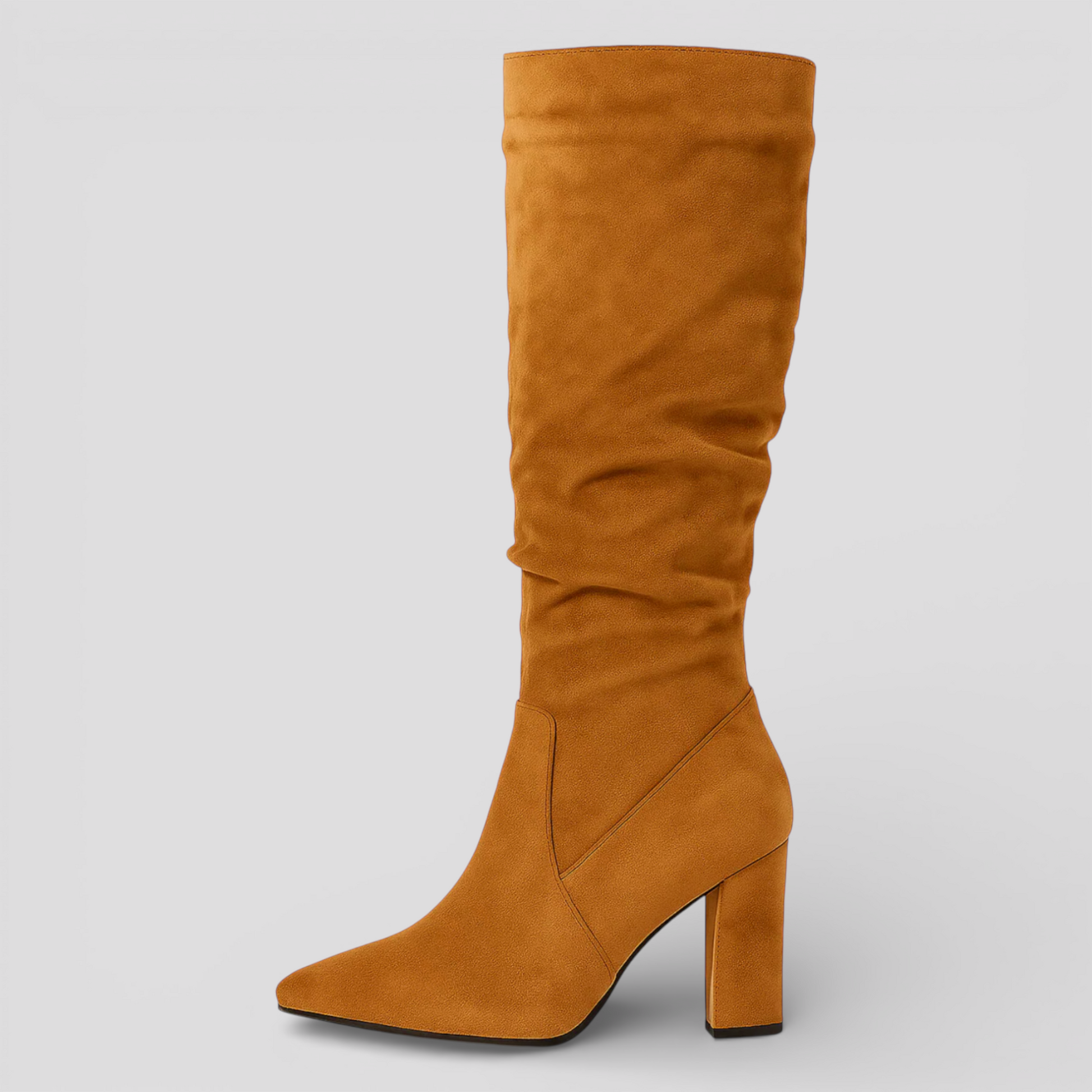 bottes-noires-elegantes-en-daim-pour-femmes
