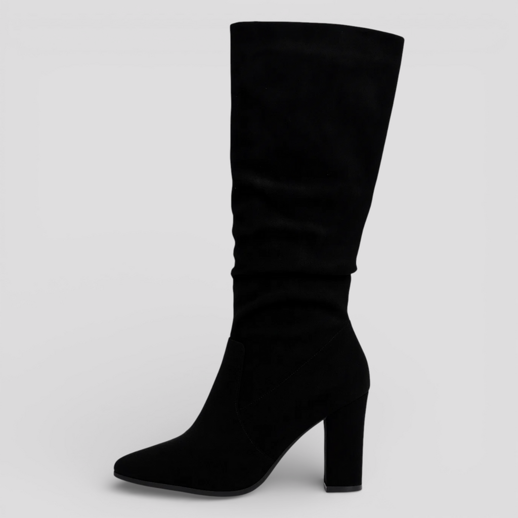 bottes-noires-elegantes-en-daim-pour-femmes