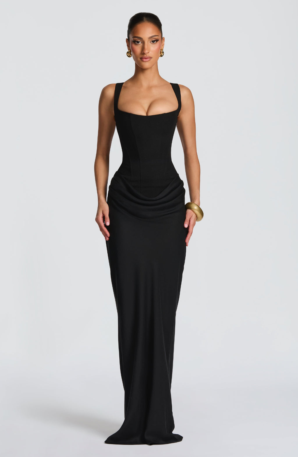 hourglass-maxi-dress-sculpted-silhouette-effortless-style