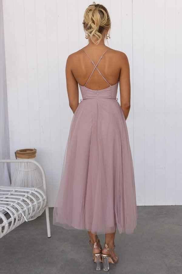 elegant-maxi-dress-with-straps-in-chiffon-for-a-modern-princess-party