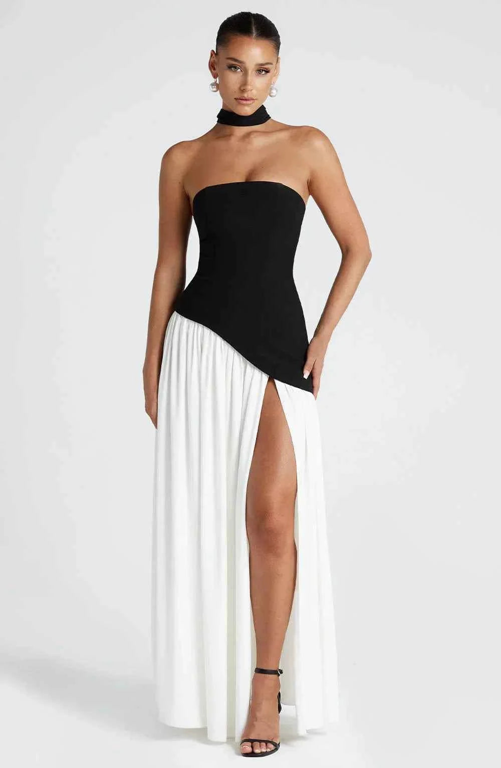 robe-longue-bustier-corset-avec-detail-foulard-et-fente-haute