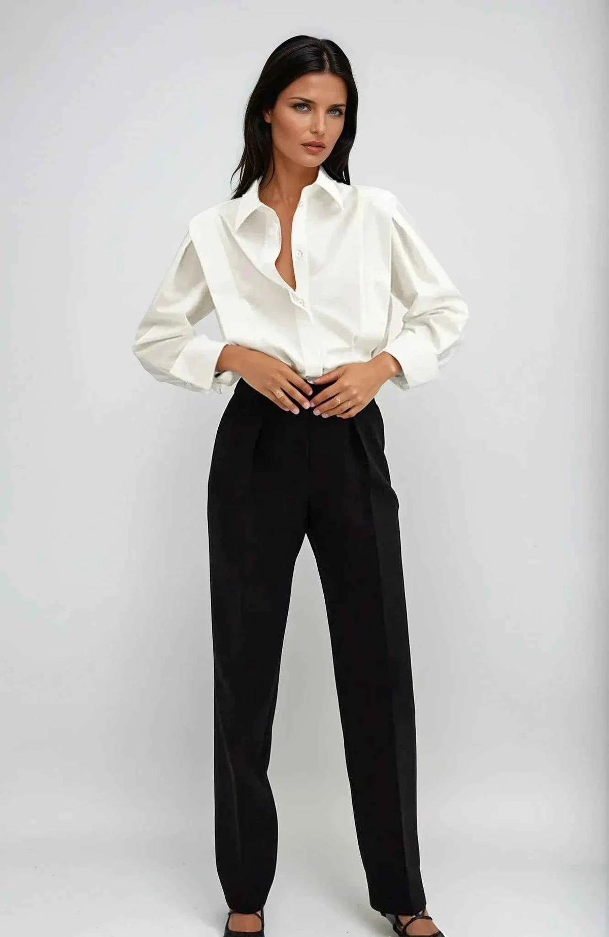 Blouse : Chemise carrée femme boutonnée, coupe ample et moderne, idéale pour un look décontracté ou habillé dans de Marche Lino