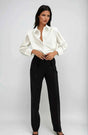 Chemise carrée femme boutonnée, coupe ample et moderne, idéale pour un look décontracté ou habillé