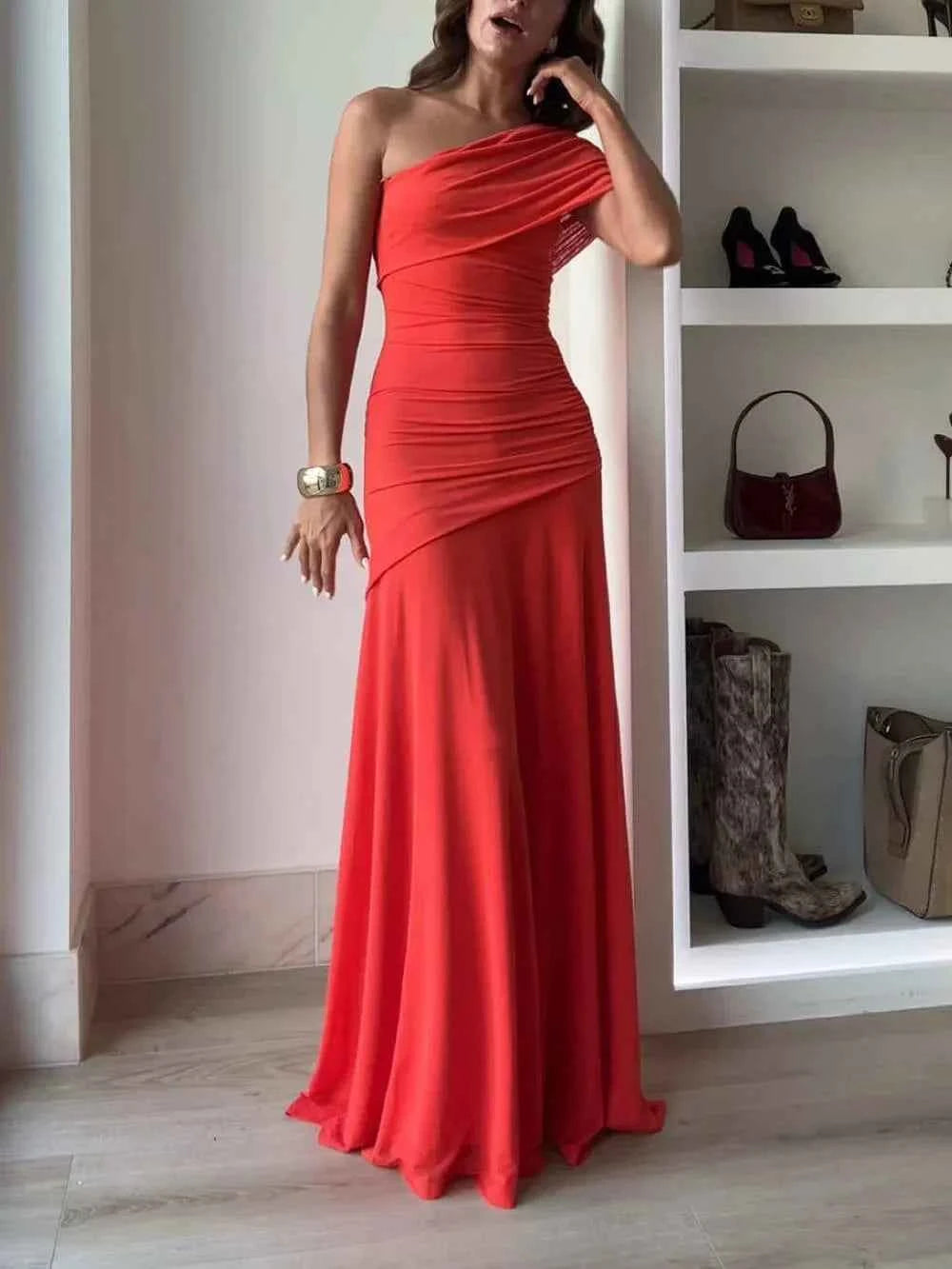 robe-longue-femme-asymetrique-froncee-pour-soiree-elegante