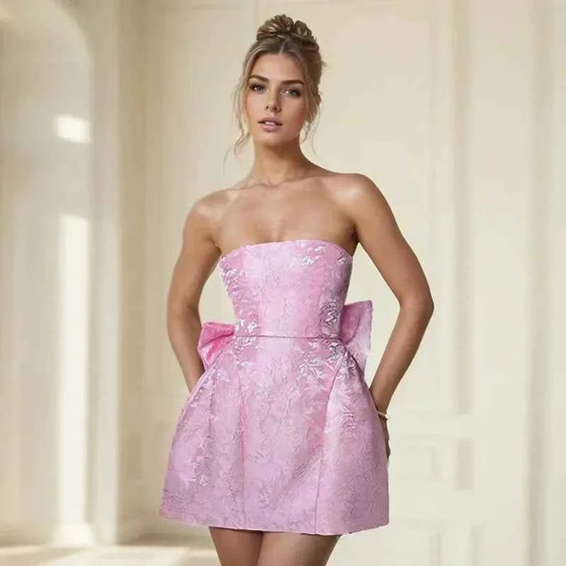 robe-courte-femme-jacquard-sans-bretelles-avec-dos-nu