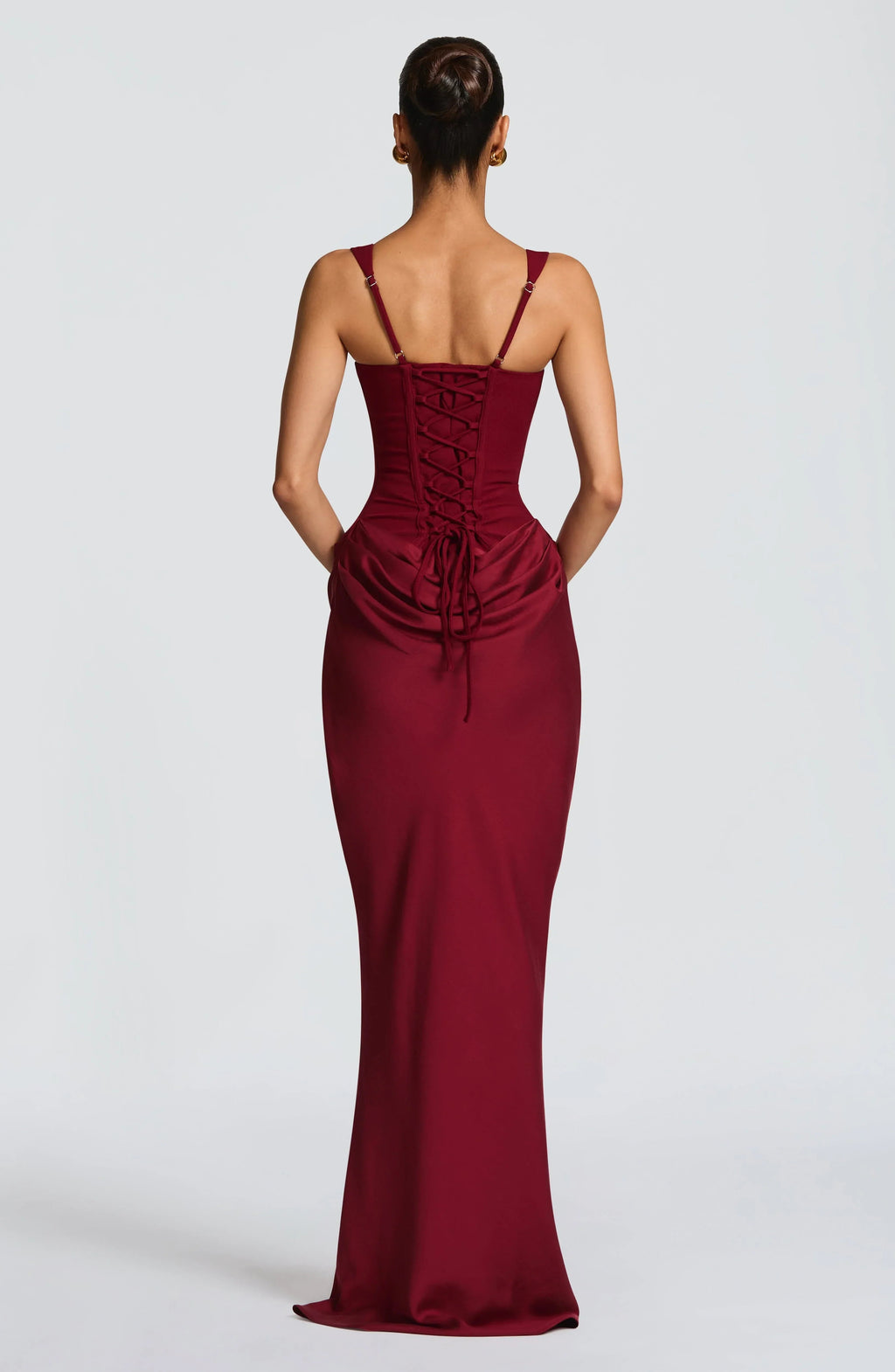 robe-longue-moulante-femme-dos-nu