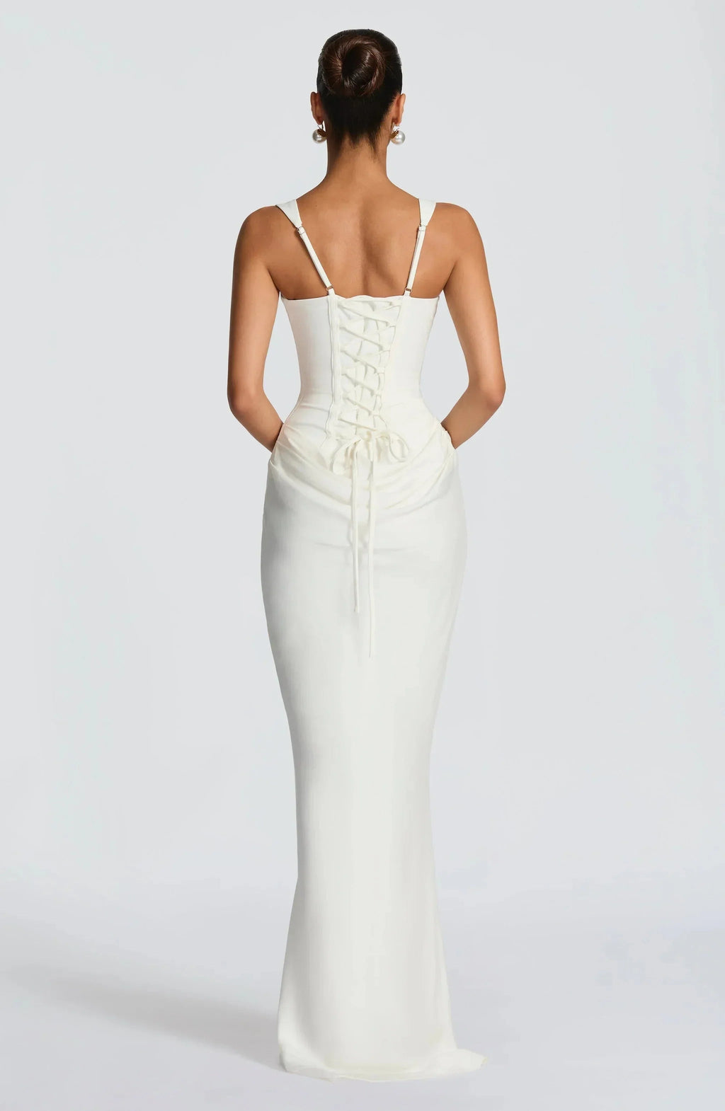 robe-longue-moulante-femme-dos-nu