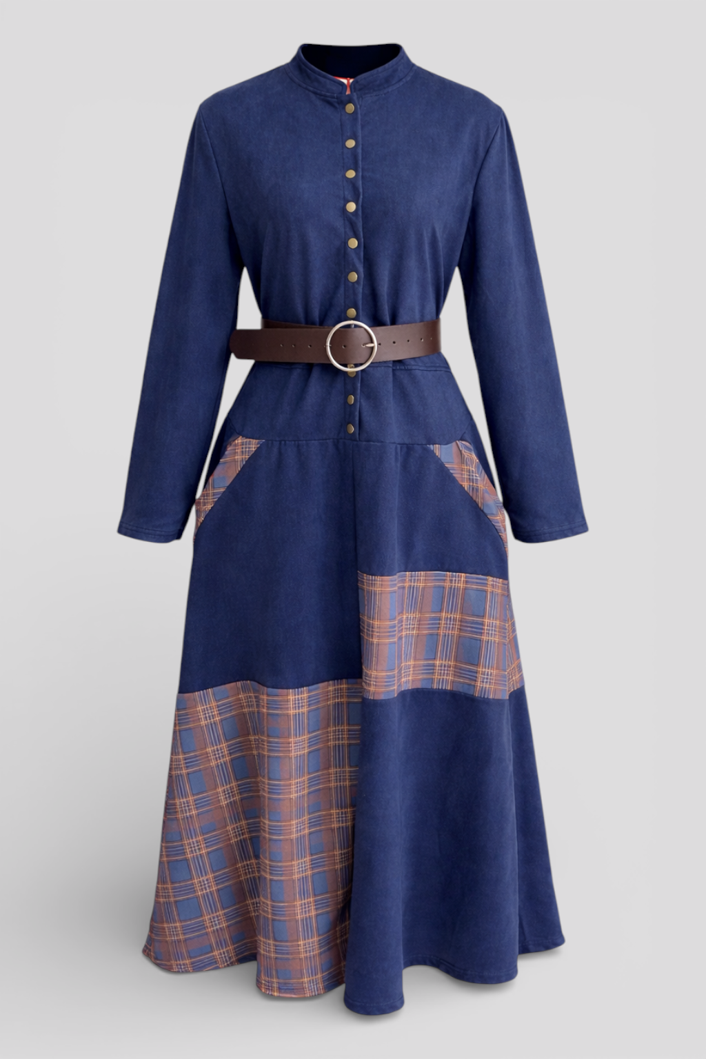 robe-maxi-en-suede-vintage-avec-motif-a-carreaux-bleu-marine-et-ceinture-style-intemporel-et-elegant