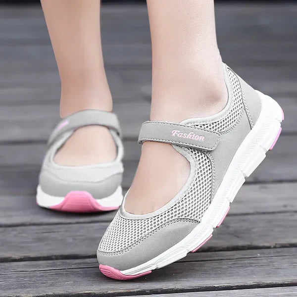 chaussures-de-marche-femme-elegantes-et-confortables
