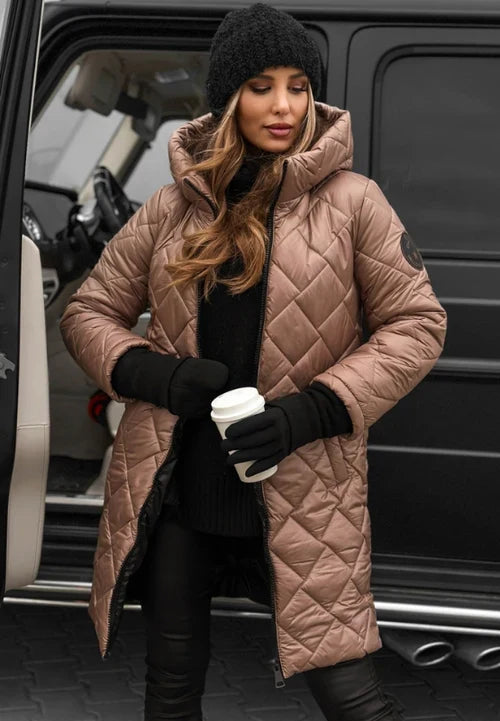 doudoune-longue-femme-elegante-avec-capuche