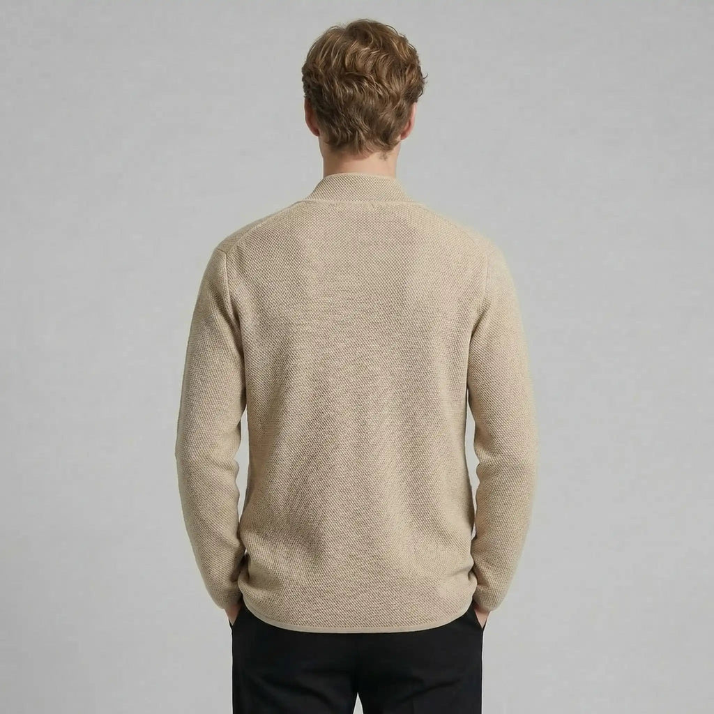 cardigan-homme-elegant-et-pratique