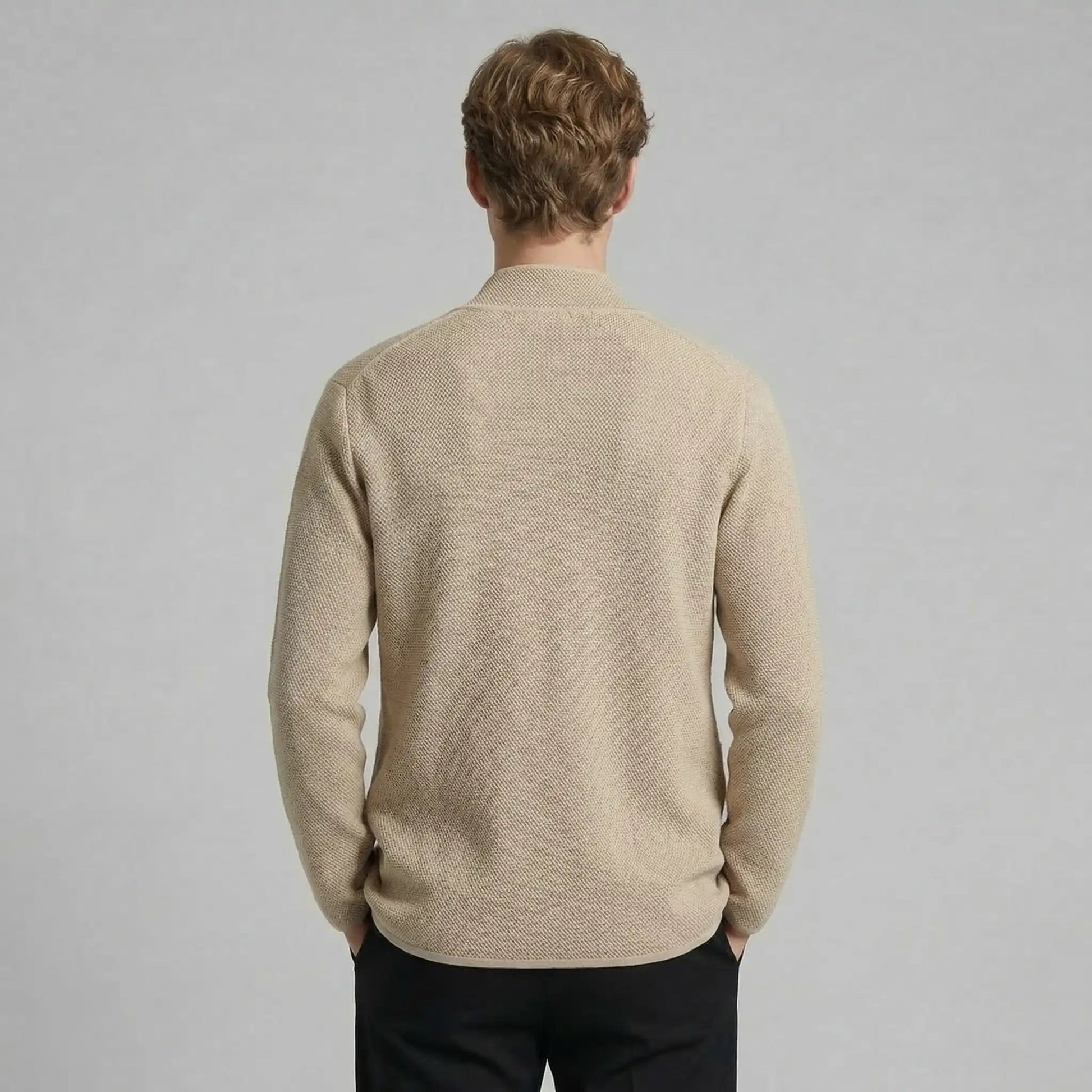cardigan-homme-elegant-et-pratique